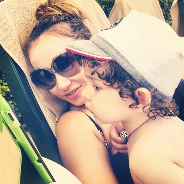 Анфиса Чехова отправилась с семьей на отдых в Турцию