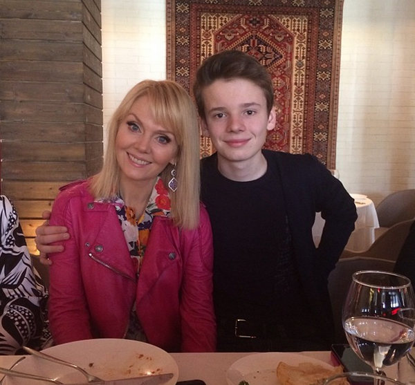 Валерия похвасталась успехами сына: Арсений выпустил сольный альбом
