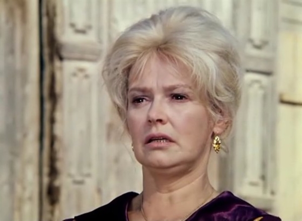 У звезды Кавказской пленницы и  Бриллиантовой руки отказывают ноги