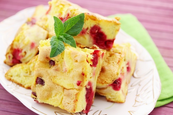 Летние пироги с вишней: Три вкусные идеи