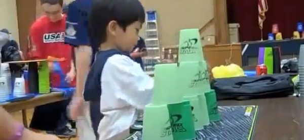 Трехлетний мальчик покорил интернет удивительными способностями