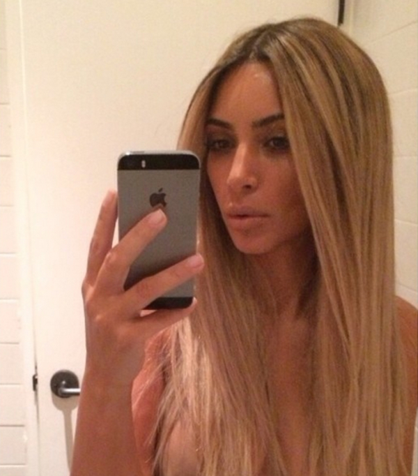 Ким Кардашян перекрасилась в блондинку