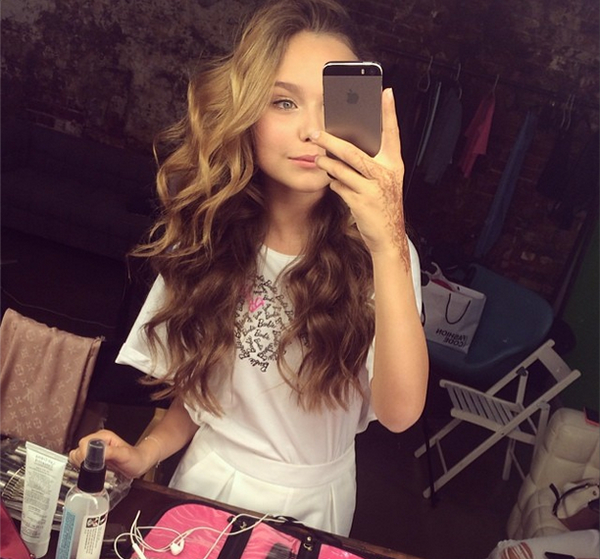 14-летнюю дочь Дмитрия Маликова бурно обсуждают в Сети