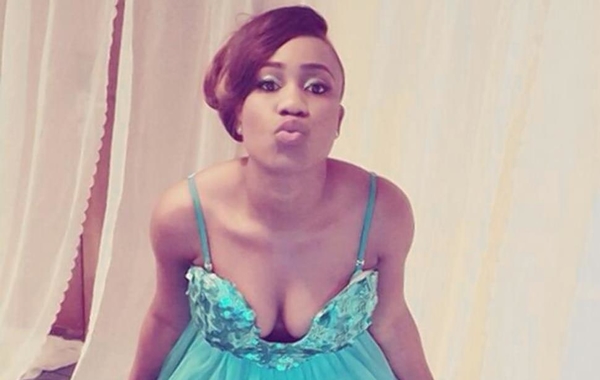 Нигерийская певица предложила свою девственность в обмен на похищенных школьниц