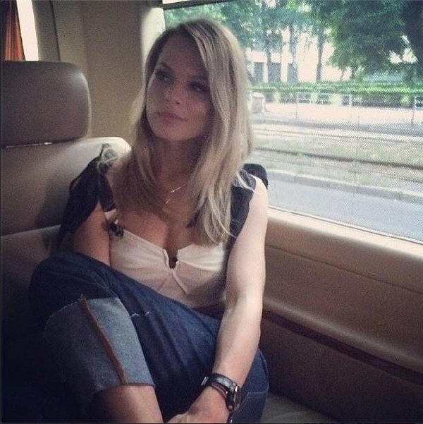 Ольга Фреймут похвасталась подтянутым прессом