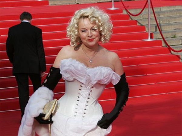 Актриса Елена Кондулайнен прокомментировала слухи о смертельной болезни