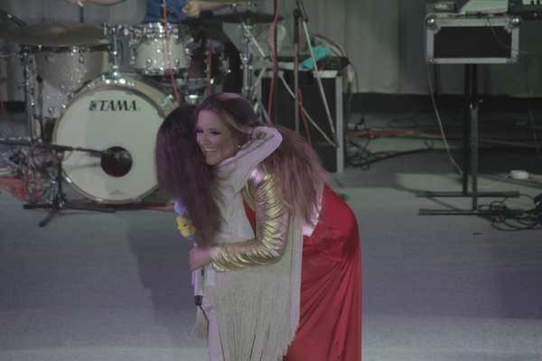 Во время концерта Могилевской на зрителей обвалился потолок