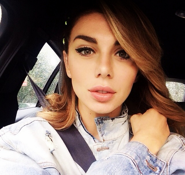 Анна Седокова показала видео со спящим на полу мужчиной