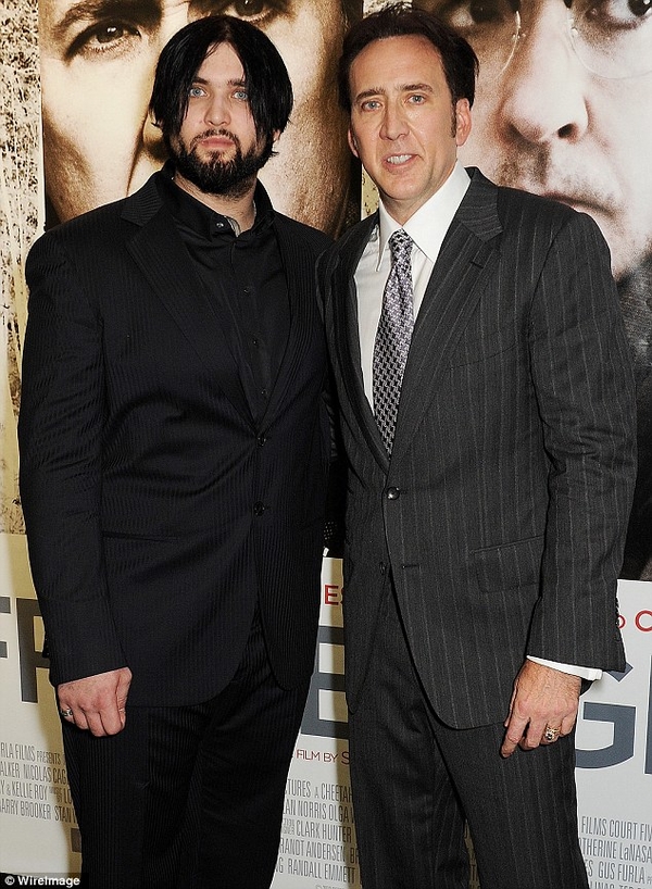 Голливудский актер Николас Кейдж впервые стал дедушкой