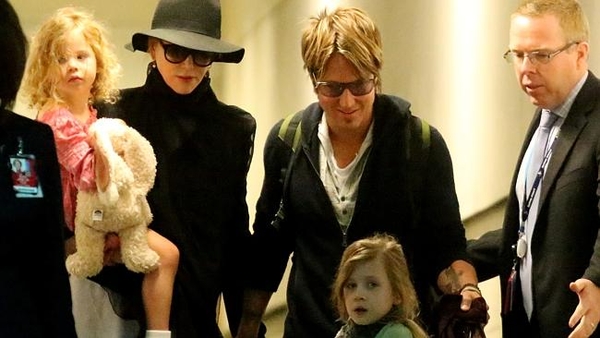 Николь Кидман появилась на публике с мужем и детьми