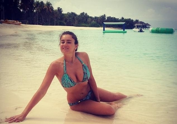 Дочь Игоря Крутого хвастается фигурой в бикини после замужества