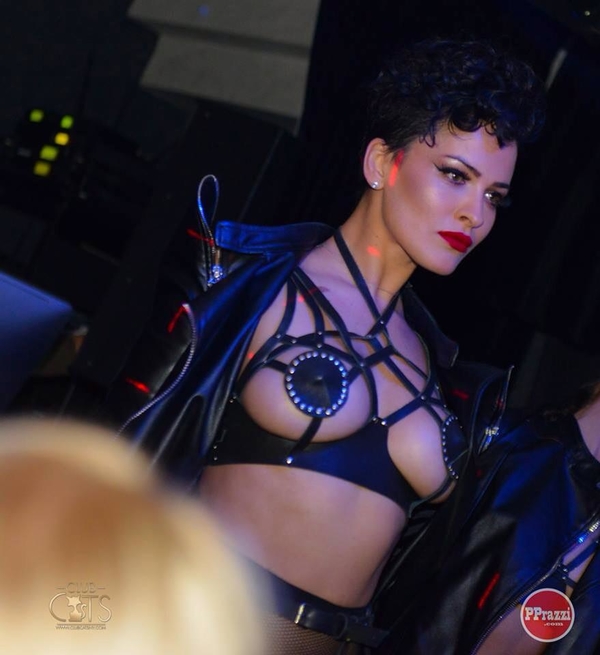 Группа NikitА устроила эротическое шоу в Америке