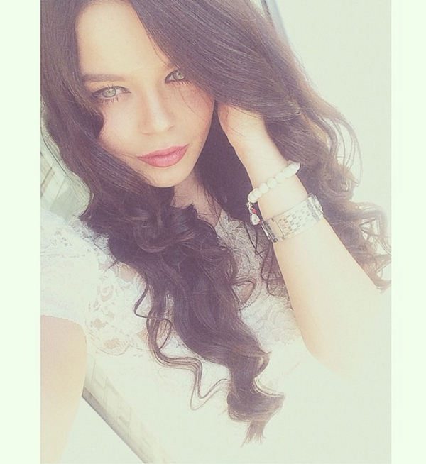 19-летняя Алина Гросу показала фигуру в купальнике