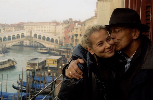 Дочь Кончаловского и Высоцкой заговорила после аварии – СМИ