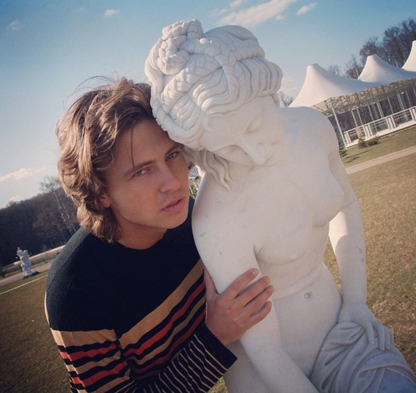 Прохор Шаляпин выбирает памятник для своей 51-летней супруги