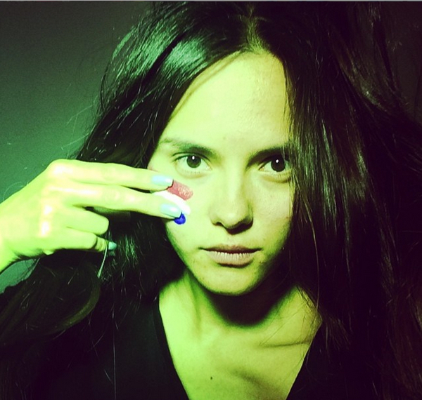 Российская певица перепутала флаг России с флагом Нидерландов