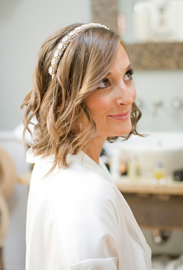 Прически на свадьбу: Элегантные и романтические идеи