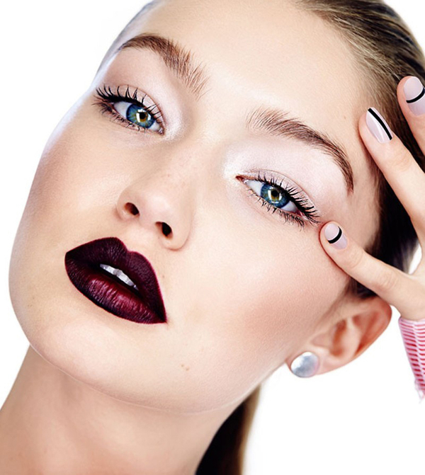 Как носить яркую помаду в повседневной жизни