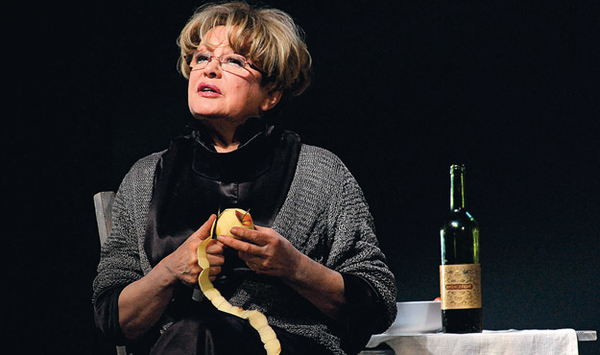 Квартиру актрисы Марины Нееловой ограбили в Москве