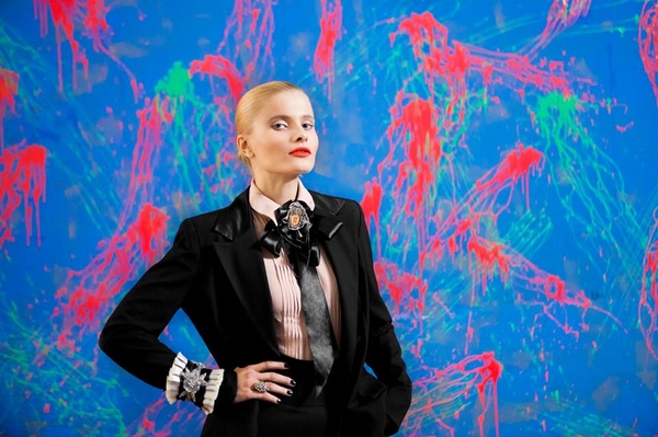 Украинская ведущая Даша Коломиец попала в аварию