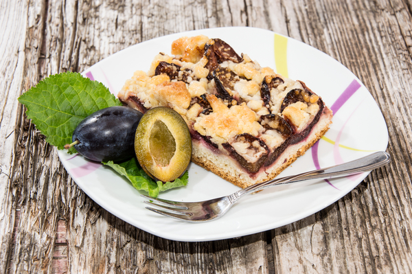 Как приготовить сливовый пирог со штрейзелем