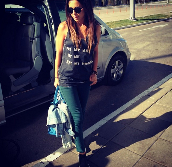 Ани Лорак появилась на публике в футболке с провокационной надписью