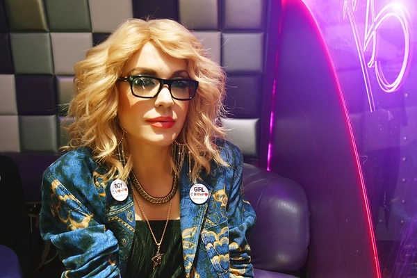 Травести-дива Монро обозначила свой вид деятельности