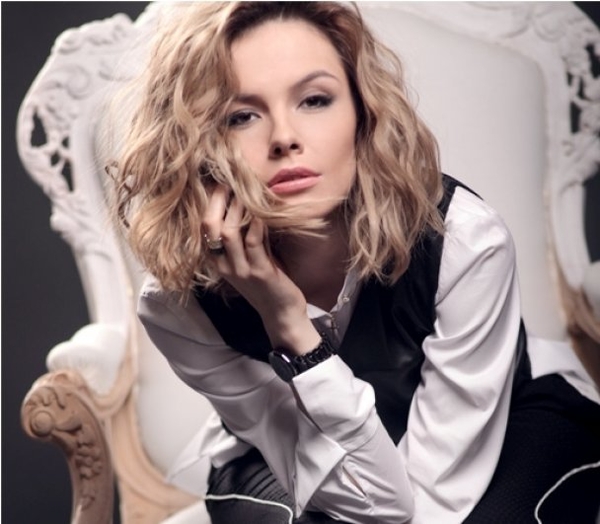 Певица Эрика сняла патриотический клип Схід-Захід