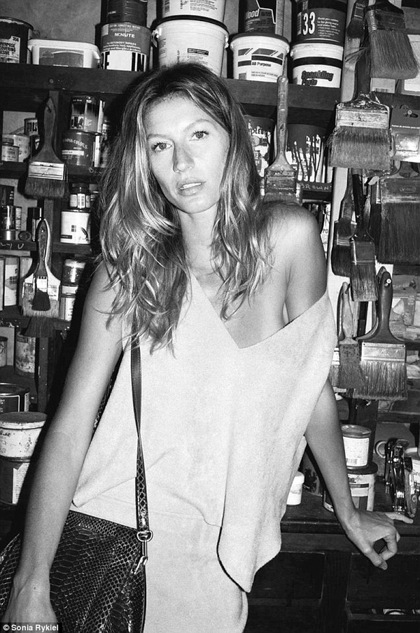 Супермодель Жизель Бундхен показала фото без макияжа