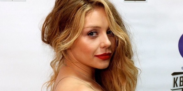 Тина Кароль не смогла попасть в Крым