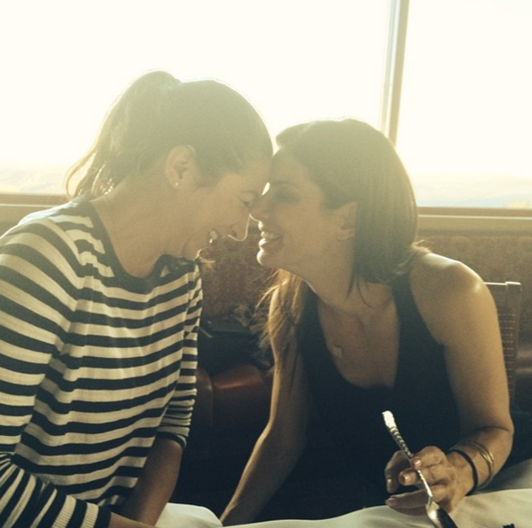 Сандра Баллок отметила 50-летие в ковбойском заведении