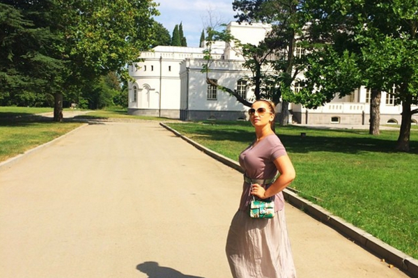 instagram.com/achekhova