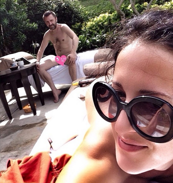 Сергей Шнуров показал пикантное фото с женой