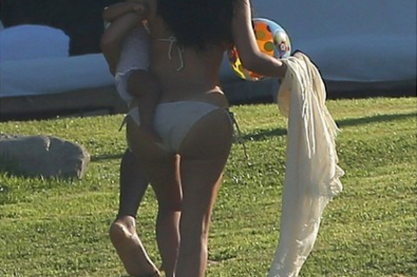 instagram.com/kimkardashian