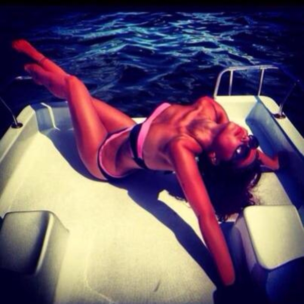 19-летняя Алина Гросу показала фото в бикини