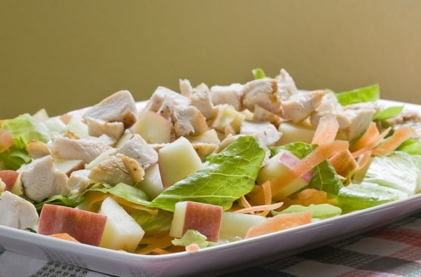 Салаты с яблоками: ТОП-5 рецептов