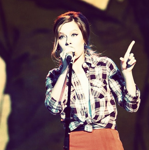 Российская певица Юлия Савичева отменила концерт в Одессе