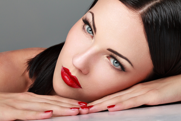 Идеальный макияж губ за 5 шагов