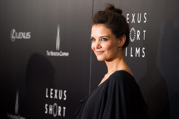 Кэти Холмс скорчила рожицу на красной дорожке