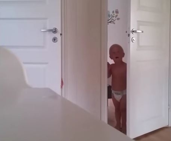 Непосильная задача: Как уложить близнецов спать