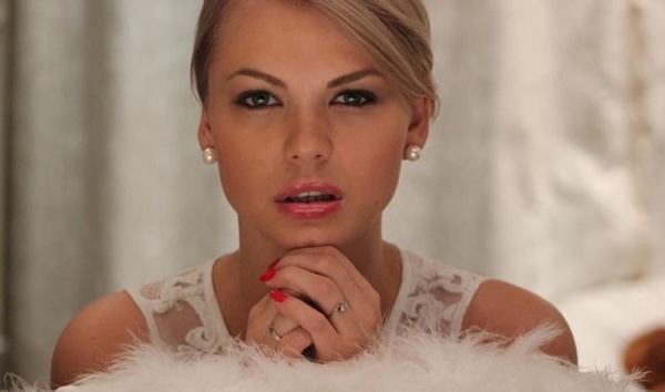 Экс-участница ВИА Сливки Алла Мартынюк посвятила песню Украине