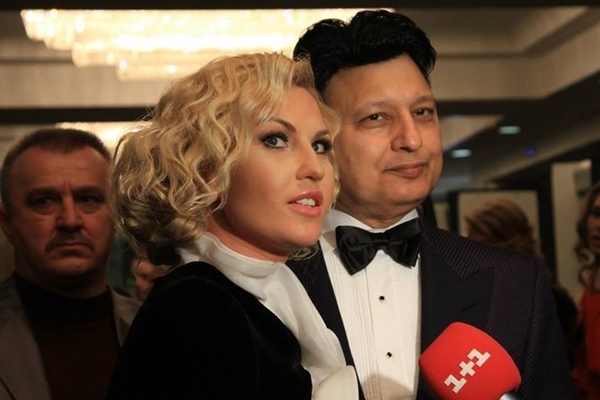 Муж-миллиардер Камалии травмировался на отдыхе, спасая дочь