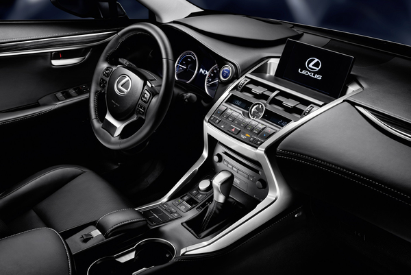 Новый Lexus NX уже можно заказать в Украине