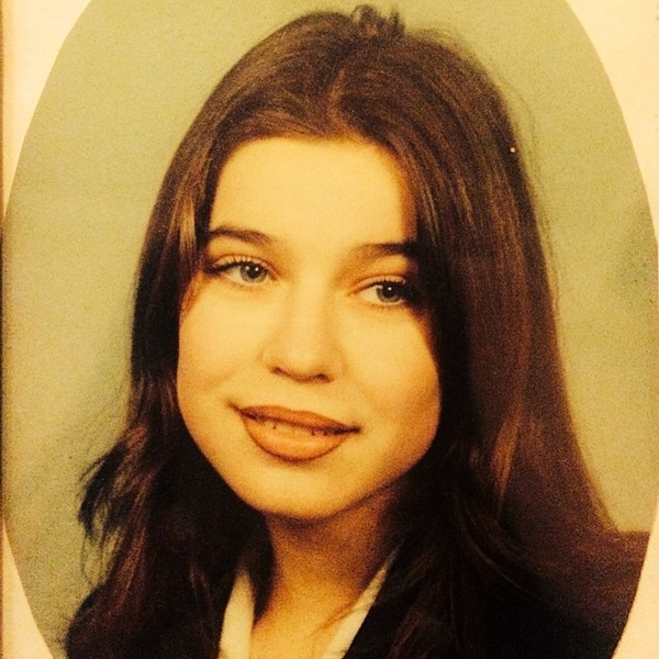 Певица Елка показала старое фото и рассказала об опасном полете