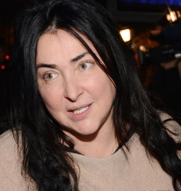 Пьяная Лолита устроила импровизированный концерт у метро