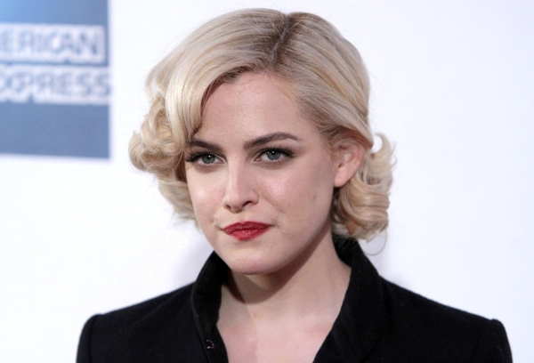 Внучка Элвиса Пресли объявила о своей помолвке