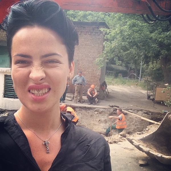 Даша Астафьева похвасталась пирсингом на необычном месте