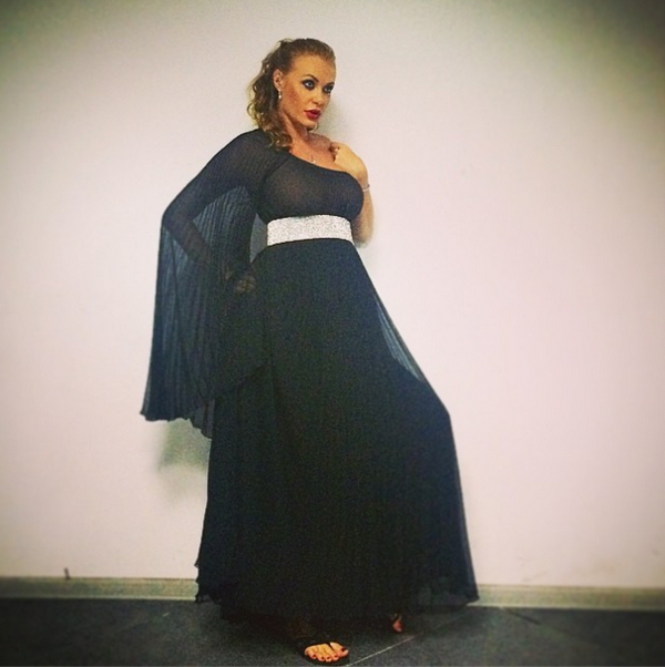 Беременная Слава из НеАнгелов поскандалила в аэропорту