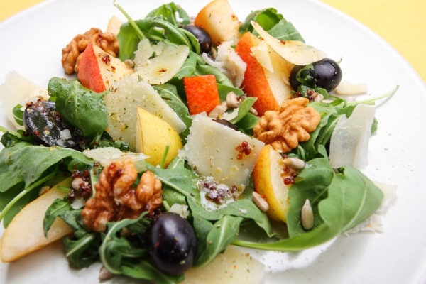 Салаты и закуски с грушами: ТОП-5 рецептов