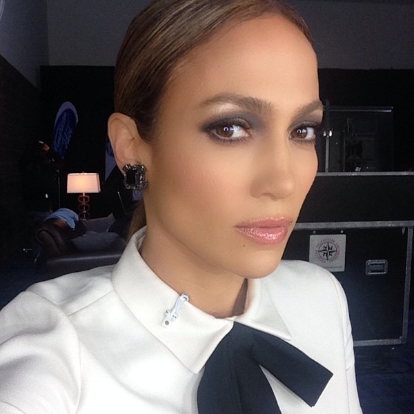 Дженнифер Лопес похвасталась фото подросшего сына